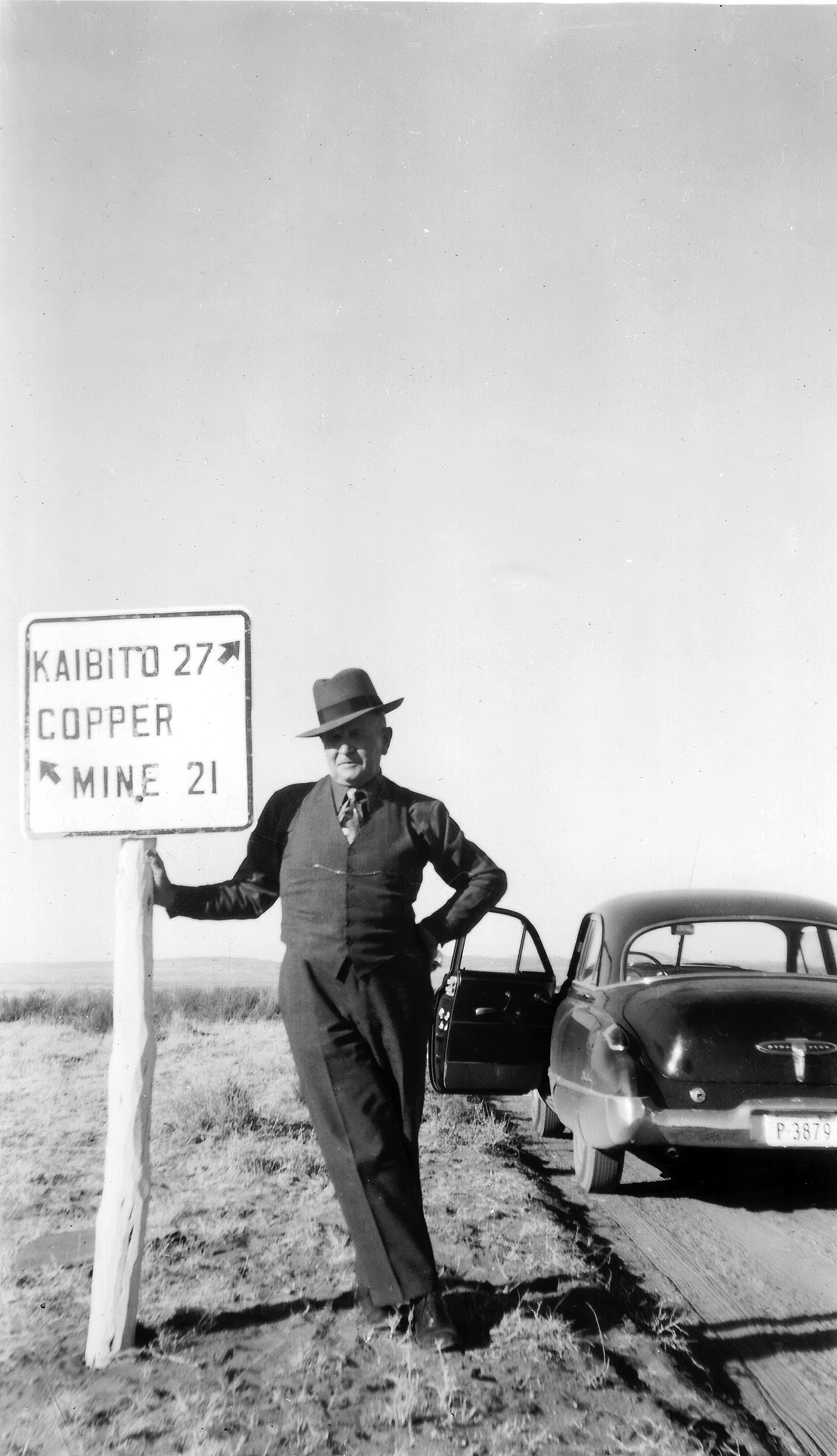 Uncle Ralph at road sign